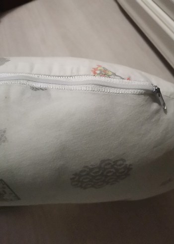 Baskılı Beyaz ve Gri Emzirme Yastığı - Görsel 2