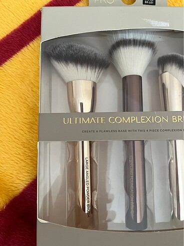 Beden ULTIMATE COMPLEXION BRUSH SET