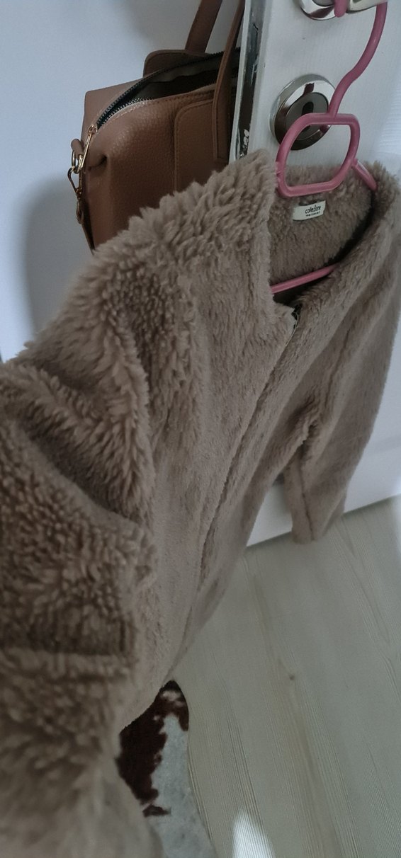 Kürklü Kısa Kadın Bej Mont - Görsel 2