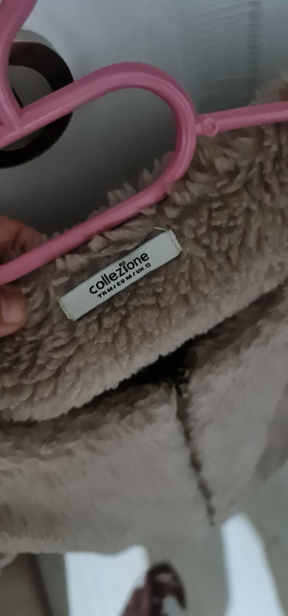 Kürklü Kısa Kadın Bej Mont - Görsel 4