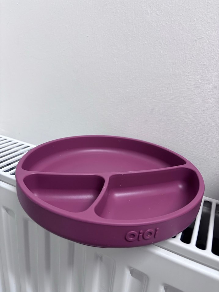 Mor Bölmeli Çocuk Tabak ve Katlanabilir Çatal-Bıçak Seti önlük - Görsel 2