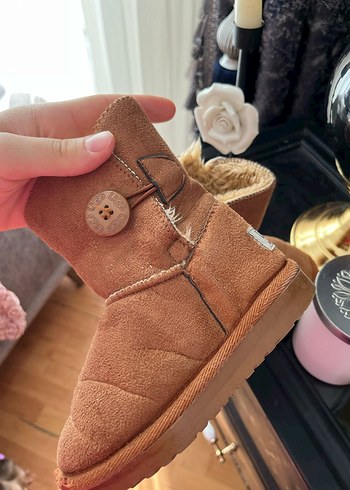 Kız çocuk ugg
