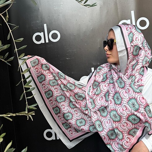 Gucci ipek şal