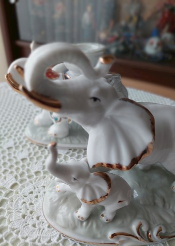 Beyaz yavrusu  Fil ve fil Mumluk iki ürün fiyatı - Görsel 3