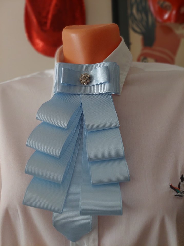 Mavi Kurdeleli Klasik Ofis Broşu - Görsel 3