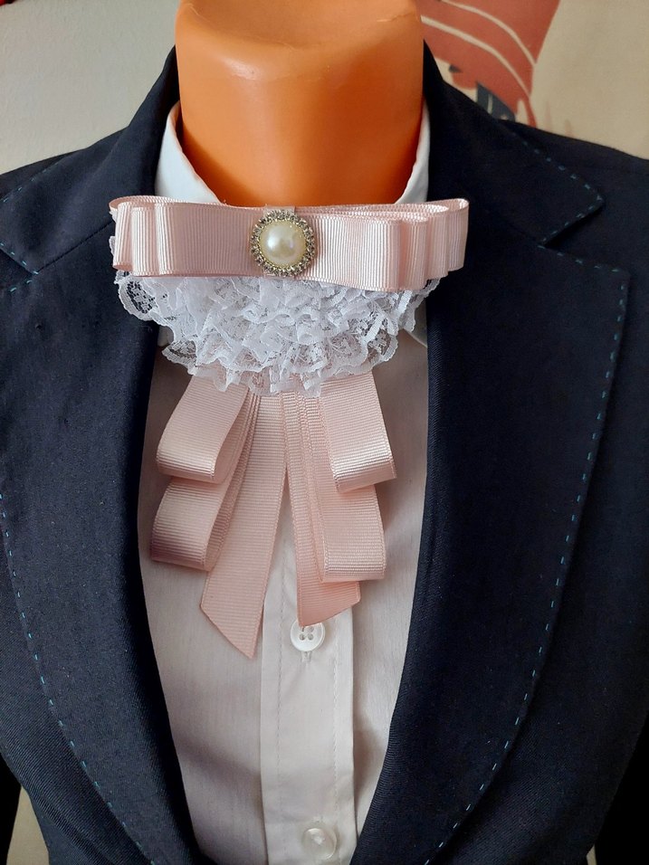 Pembe Nakışlı Fiyonk Broş - Görsel 5