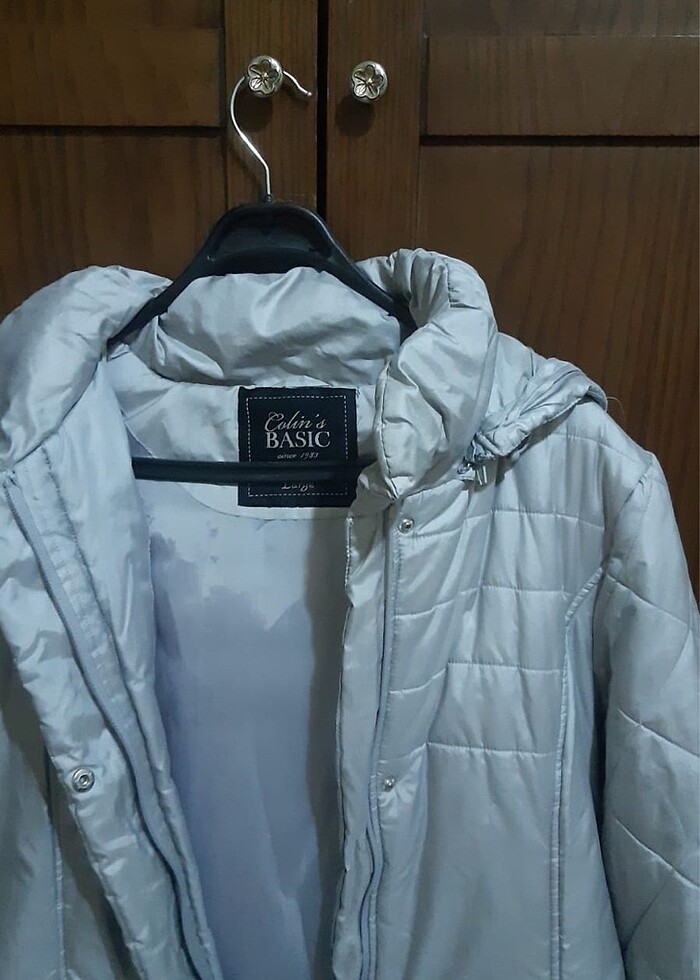 gümüş rengi uzun şişme mont - Görsel 4