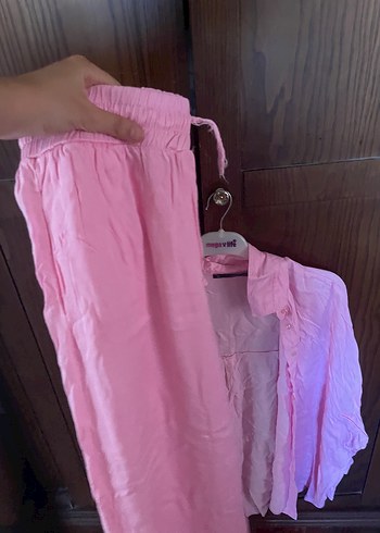 Düğmeli Pembe Keten Gömlek ve alt takımı - Görsel 4