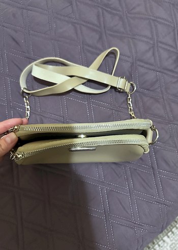 Diğer Zincir Detaylı Bej Deri Kadın Çanta