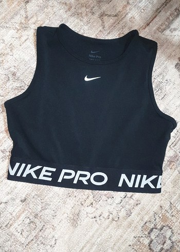 Nike Siyah Yüksek Yaka Kolsuz Crop Top - Görsel 3