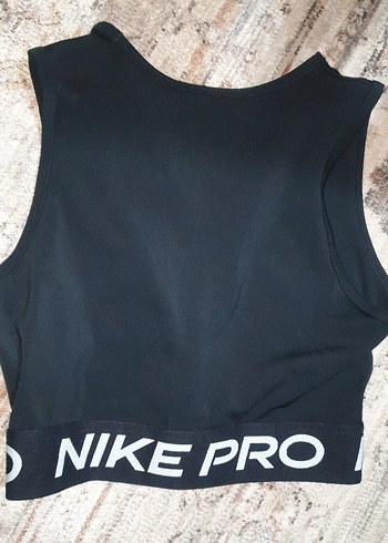Nike Siyah Yüksek Yaka Kolsuz Crop Top - Görsel 8