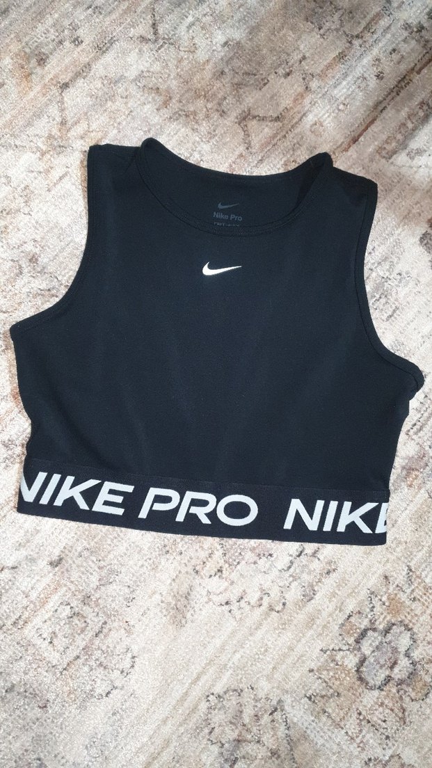 Nike Siyah Yüksek Yaka Kolsuz Crop Top - Görsel 3