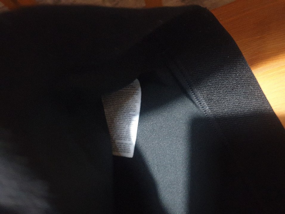 Nike Siyah Yüksek Yaka Kolsuz Crop Top - Görsel 4