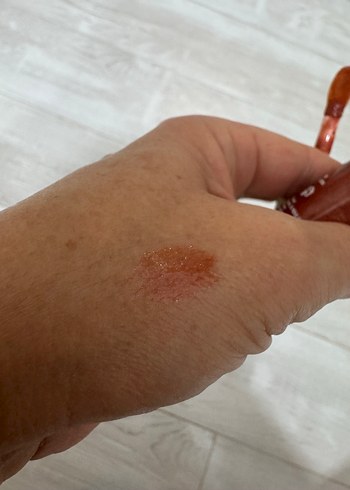 NYX Parlak Khaki Lip Gloss - Görsel 5