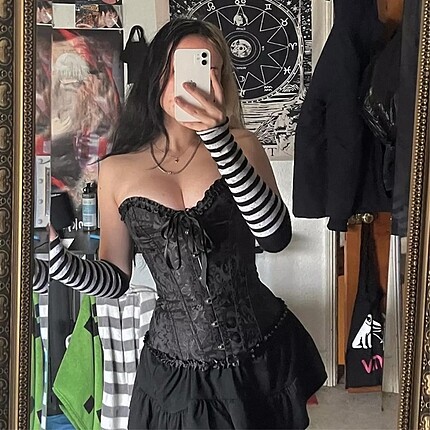 Gotik corset büstiyer