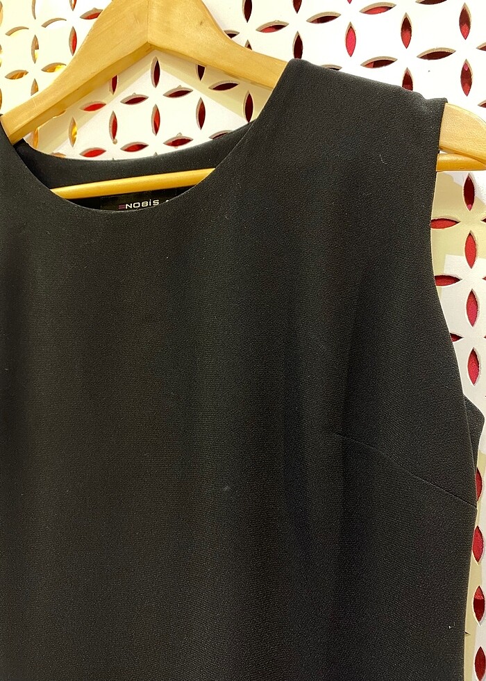 Kolsuz basic siyah dizaltı elbise - Görsel 2