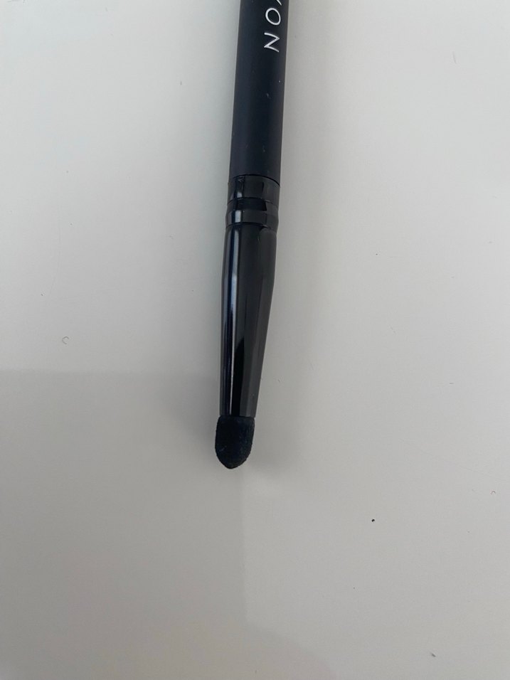 Avon Siyah Çift Uçlu Far Fırçası - Görsel 3