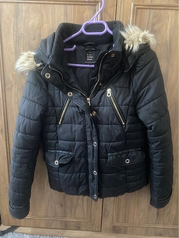 Zara Mont