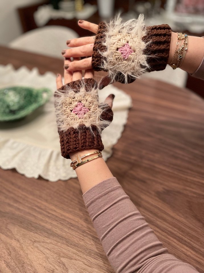 Bej Bohem Kürklü Örgü Kadın Eldiven - Görsel 4