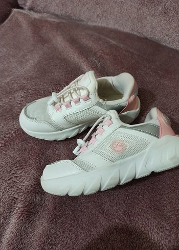 Kızlar için Beyaz Bağcıklı Spor Ayakkabı - Görsel 3