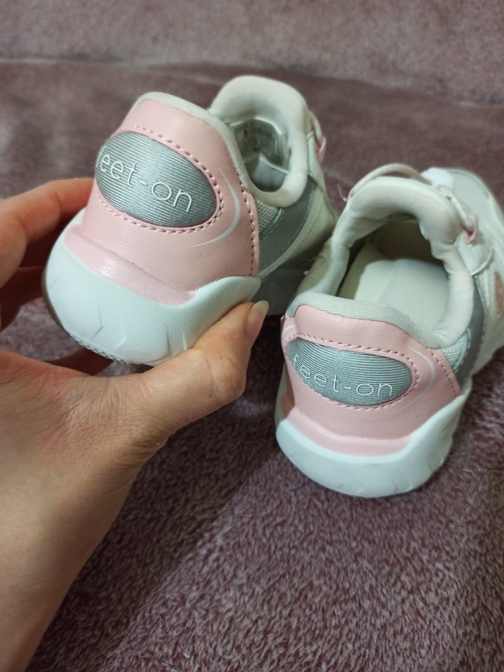 Kızlar için Beyaz Bağcıklı Spor Ayakkabı - Görsel 2