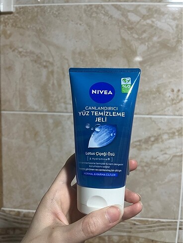 Nivea yüz temizleme jeli