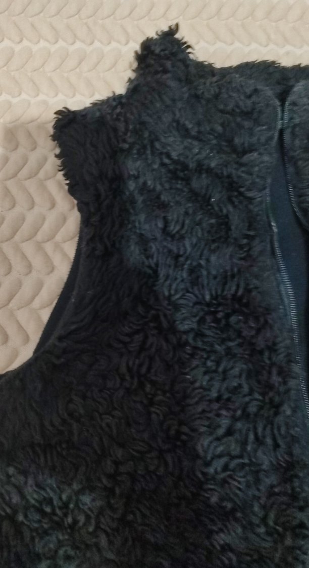 Siyah Kürklü Kadın Yelek - Görsel 2