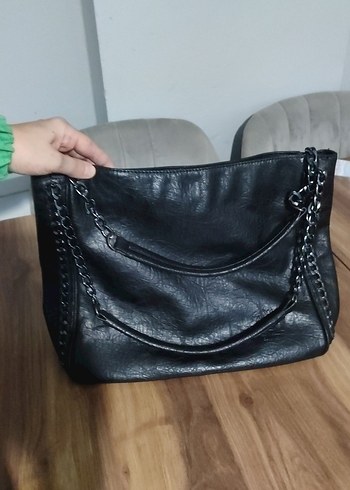 Zincir Detaylı Siyah Kadın Deri Çanta - Görsel 2