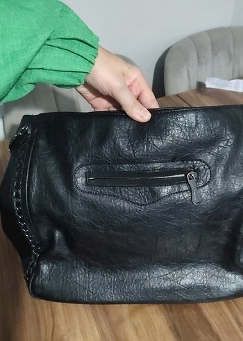 Zincir Detaylı Siyah Kadın Deri Çanta - Görsel 4