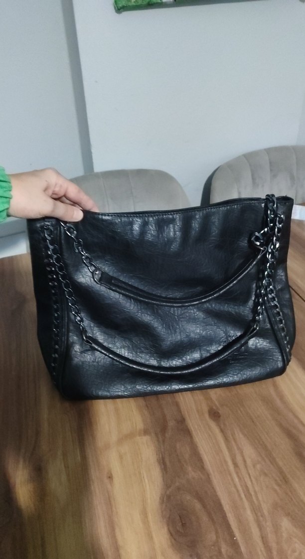 Zincir Detaylı Siyah Kadın Deri Çanta - Görsel 2