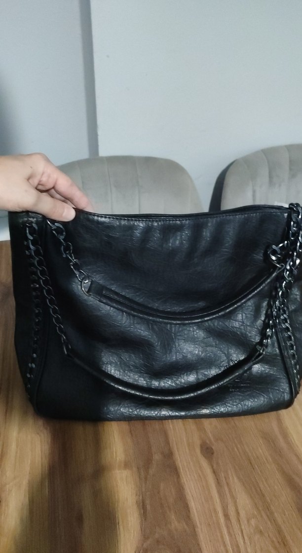 Zincir Detaylı Siyah Kadın Deri Çanta - Görsel 3