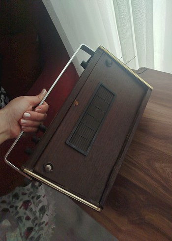 Kahverengi Ahşap tarihi radyo çalışmıyor ama Antika 60 yıllık - Görsel 5