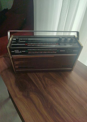 Kahverengi Ahşap tarihi radyo çalışmıyor ama Antika 60 yıllık - Görsel 2