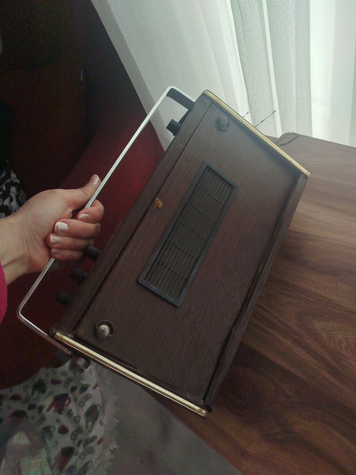 Kahverengi Ahşap tarihi radyo çalışmıyor ama Antika 60 yıllık - Görsel 5