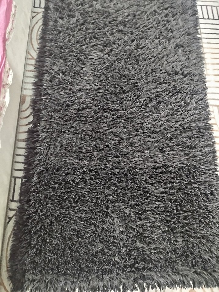 siyah Uzun Tüylü Halı - Görsel 2