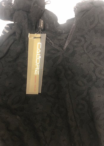 Icınde mavi elbise dışında tüllü sıyah elbise - Görsel 4