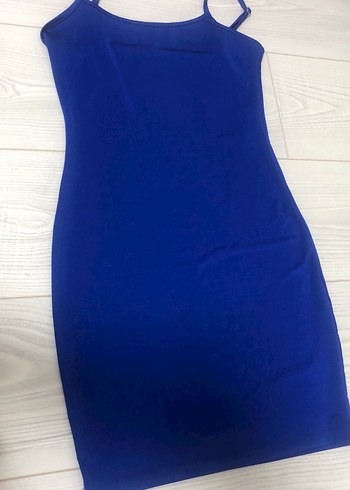 Icınde mavi elbise dışında tüllü sıyah elbise - Görsel 3