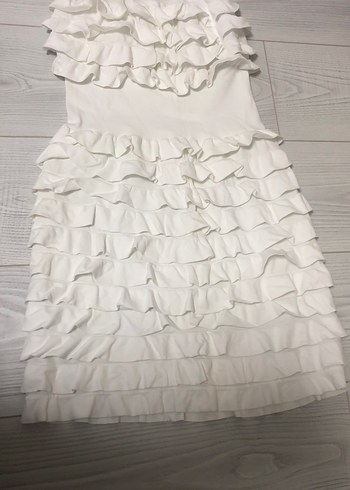 Beyaz Fırfırlı Midi Straplez Keten Elbise - Görsel 3