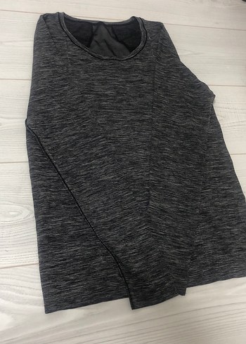 Gri bayan bluz sırtı tül detaylı uzun kollu - Görsel 2