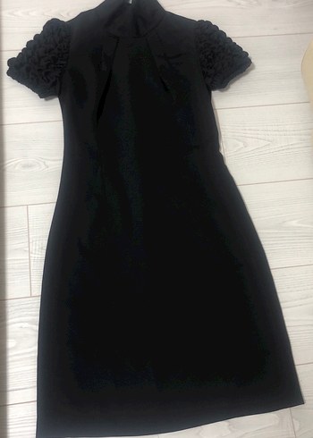 Kısa Kollu Siyah Midi Gotik Elbise denın marka - Görsel 2