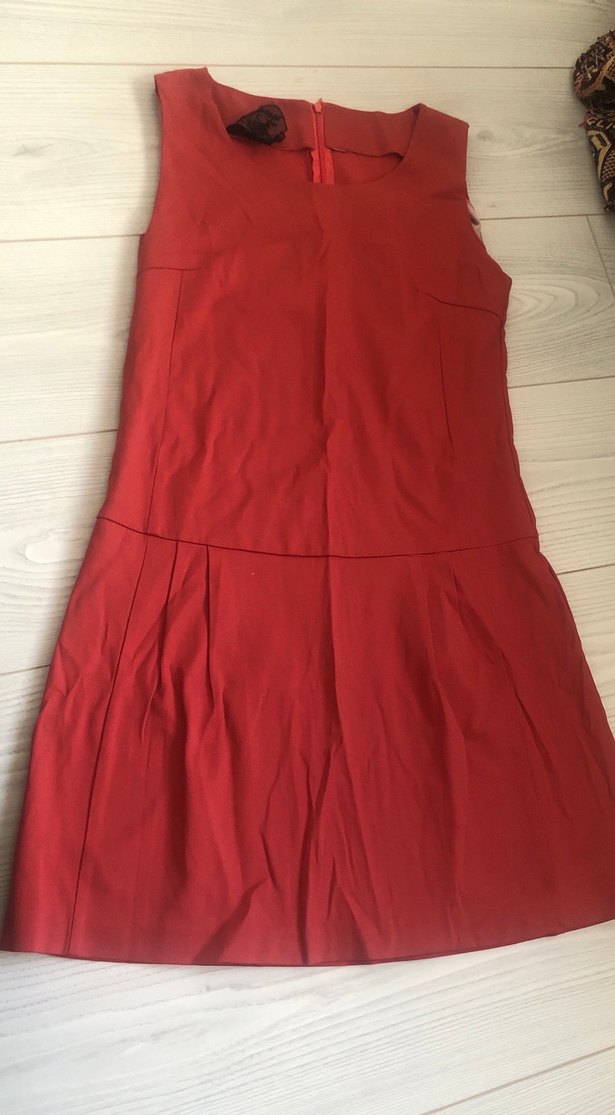 Kırmızı V Yaka Pilili Midi Elbise - Görsel 2