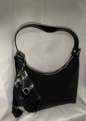 Parlak Siyah Deri Kadın Çanta - Görsel 2