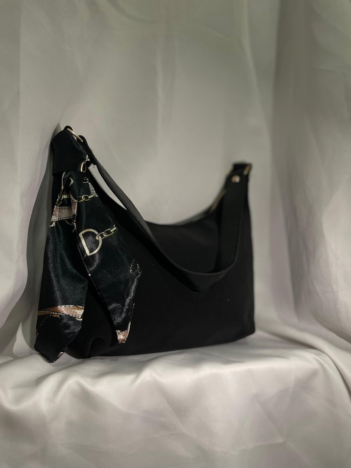 Parlak Siyah Deri Kadın Çanta - Görsel 3