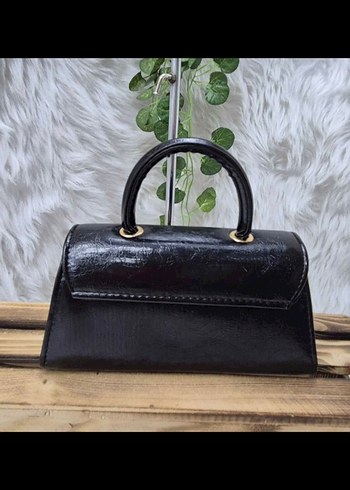 Zincir Detaylı Siyah Yılan Derisi Desenli Deri Çanta - Görsel 5