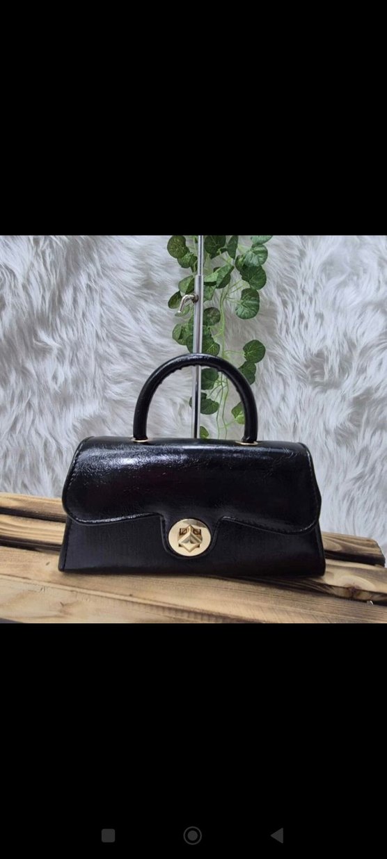 Zincir Detaylı Siyah Yılan Derisi Desenli Deri Çanta - Görsel 4