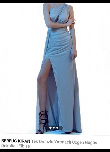 Trendyol & Milla Üçgen göğüs detaylı elbise