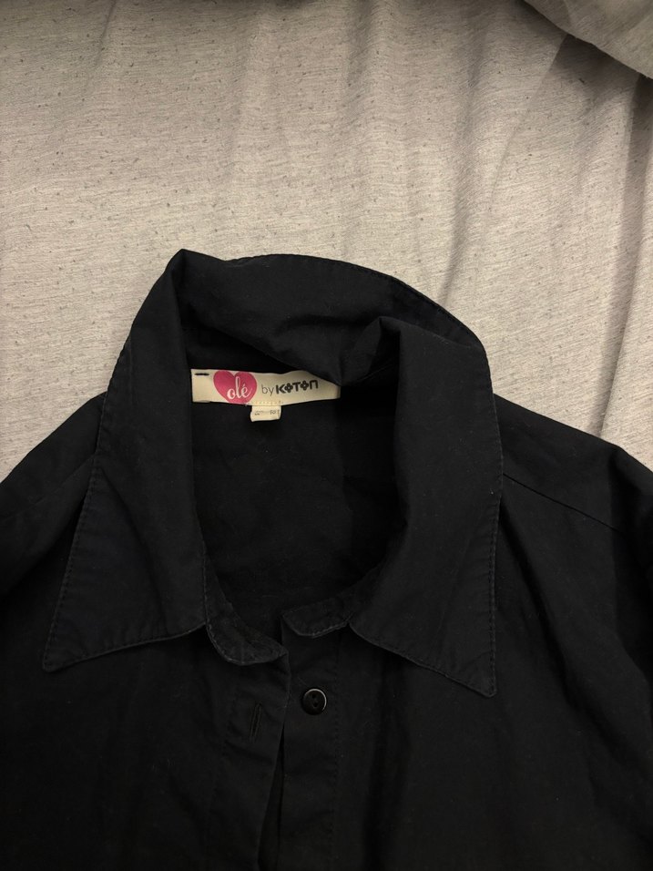 Siyah Düğmeli Kadın Gömlek - Görsel 2