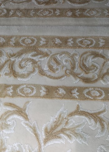 Beyaz Çiçek Desenli Klasik Halı - Görsel 3