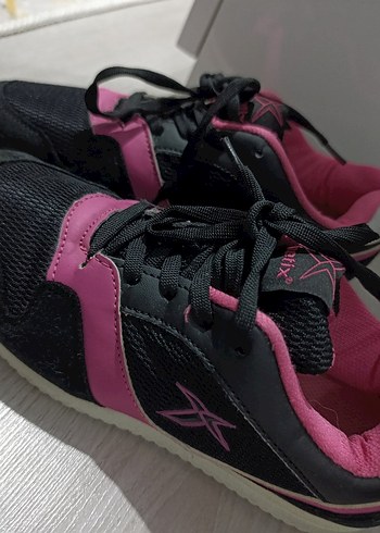 Kinetix Pembe Siyah Bağcıklı Spor Ayakkabı