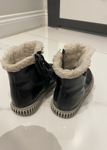 Kız Çocuk Kürklü Bot - Görsel 4